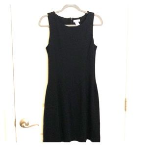 Black sleeveless fitted dress